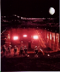Bild frn filmen dr ngra astronauter studerar en monlit p mnen.