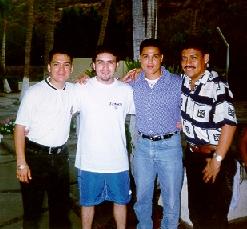 Zulema y los chavos de la banda en la Paz