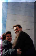 Nick & Carolyn at the Arch (16278 bytes)
