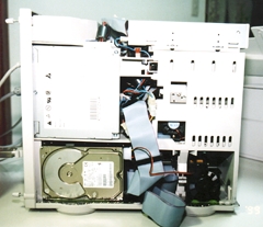 Lateral view of Power Quadra 800