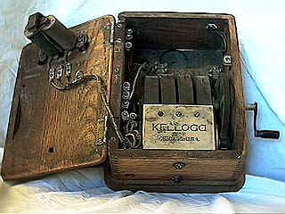 ringerbox_detail_4.JPG (14277 bytes)
