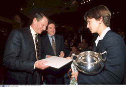awards2.gif (27517 bytes)