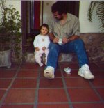 Descansando um pouquinho com o papai.