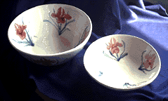 (l)medium serving bowl  and (r) small serving bowl