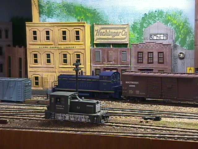 B&O SW9, number 595, on Shepherd Branch.