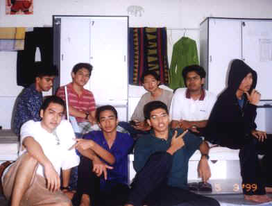 Kelihatan dalam gambar, Johan, Mahader, Ahmad Khomeini...