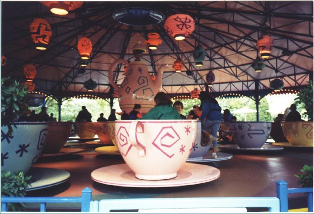 Spinning teacups!