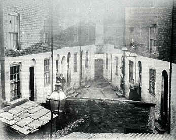 A court in Back Chester St photographed in 1909.