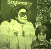 Yoko and Julian Lennon in 1984